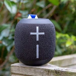 Bluetooth Portable Waterproof Speakers (NEW IN BOX)